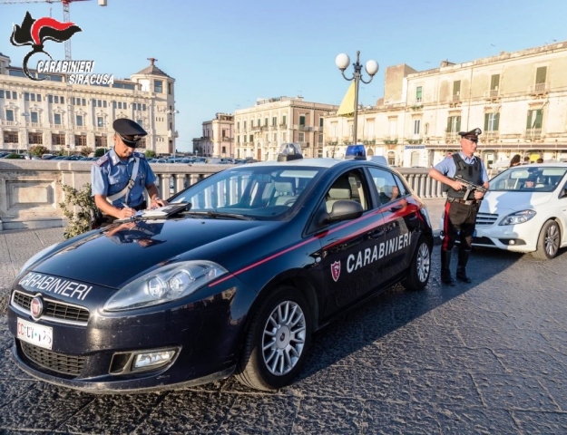 Siracusa, aggredisce e minaccia di morte la compagna: arrestato