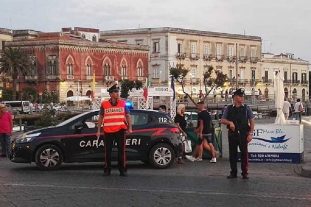 Siracusa, Ortigia e zone balneari presidiate dai Carabinieri: controlli alla circolazione stradale