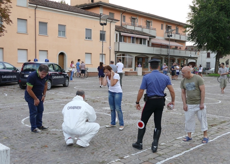 Nel Mantovano, donna accoltella passanti: 1 morto e 3 feriti
