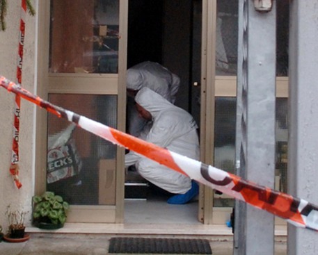 Milano, 14enne si uccide. Ipotesi gioco folle sul web