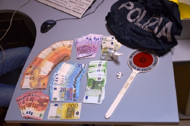 Priolo, in casa cocaina e oltre 14mila euro: arrestato