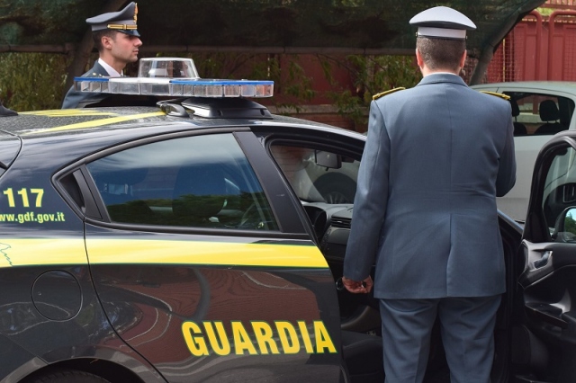 Corriere della droga siracusano arrestato a Catania, aveva in auto un chilo di marijuana