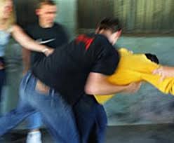 Siracusa, personale in discoteca colpisce ragazzo: chiamata la Polizia