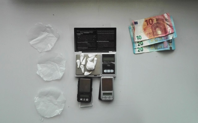 Siracusa, cocaina nascosta in casa: 31enne arrestato