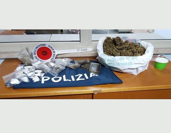 Siracusa, in casa hashish, marijuana e cocaina: arrestato