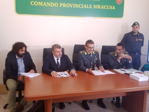 Apertura finaza porto Augusta