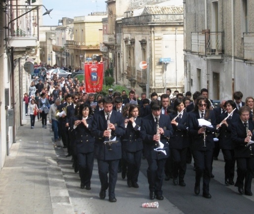 Canicattini Bagni ricorda il sacrificio delle Forze Armate e il valore dell’Unità Nazionale