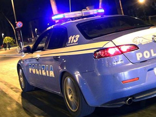 Siracusa, calci e pugni per rubare un cellulare e 120 euro