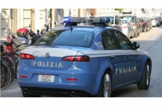 Augusta, continua a tenere aperta l'attività nonostante la sospensione