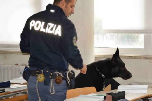 Siracusa, servizi antidroga: vicino allo Juvara 8 grammi di marijuana
