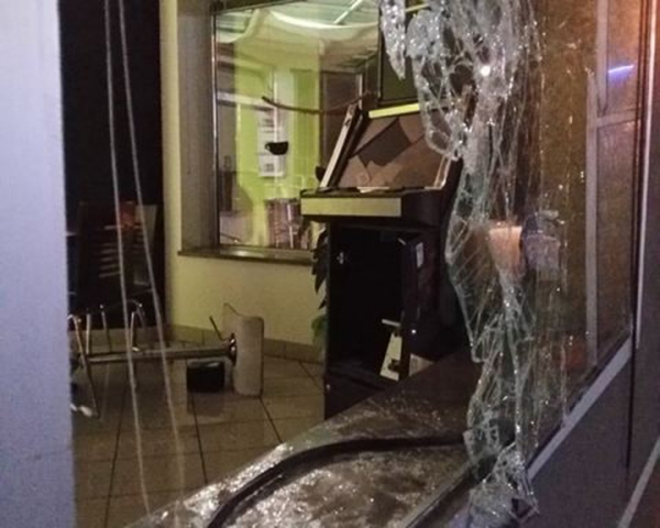 Siracusa, tenta furto in un bar: arrestato. Sospettato per altri colpi, anche in chiesa