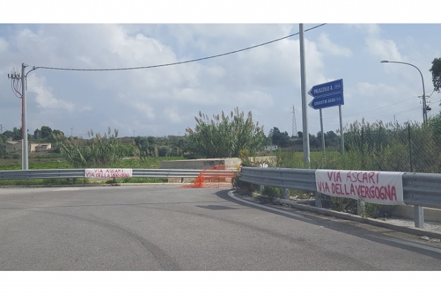 Siracusa, via Ascari chiusa al transito veicolare perché dissestata