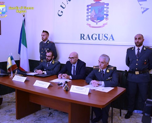 Truffa ai danni di risparmiatori, le vittime sono ragusani, catanesi e siracusani