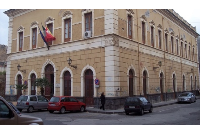 Augusta, ladri al Comune: la sindaca Cettina Di Pietro sospetta furto "su commissione" dei pc rubati