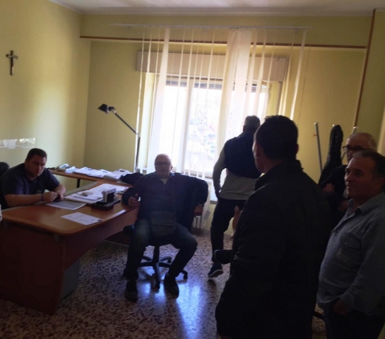 I lavoratori di Siracusa Risorse occupano la sede, contrari al cambio del contratto