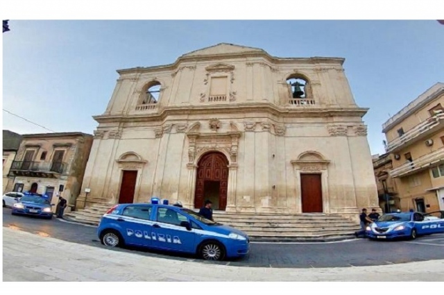 Noto, operazione Trinacria: verifiche all'istituto per Geometri e allo Scientifico