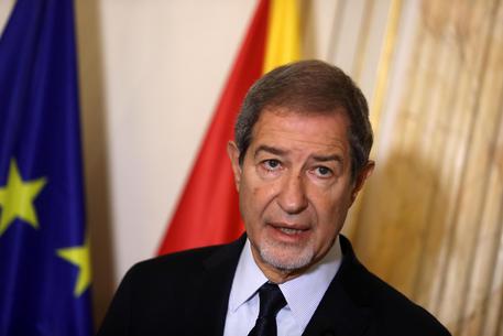 Case abusive, solo il 10% dei Comuni siciliani risponde a Regione