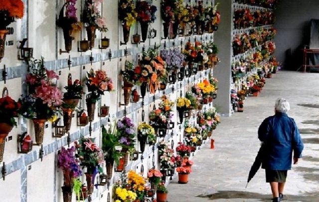 Siracusa, commemorazione dei defunti: cimitero aperto fino alle 19 e navette esterne di collegamento