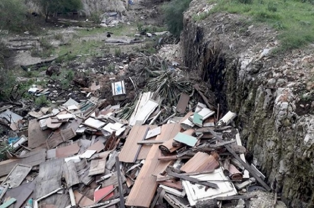 Melilli, sequestrata a Città Giardino una discarica abusiva di 13.000 metri quadrati: all'interno anche eternit