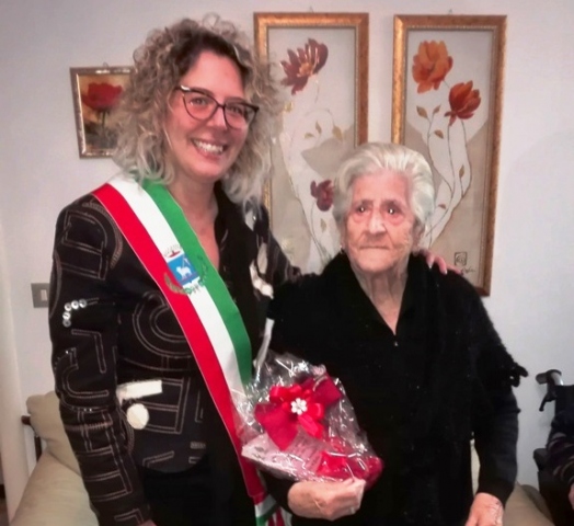 Canicattini Bagni, nonna Cecilia compie 100 anni: gli auguri del sindaco