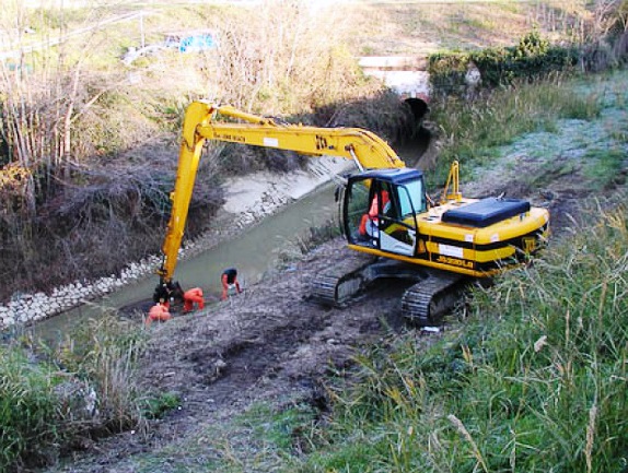 Stanziati ulteriori fondi (oltre a quelli della Legge di Stabilità) per pulire torrenti e fiumi, sei cantieri apriranno nel Siracusano