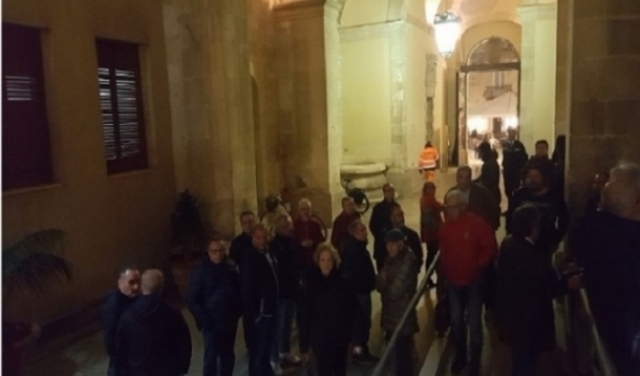 Siracusa, igiene urbana: amministrativi e cooperative in sit in