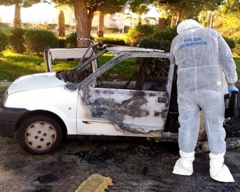 Apertura nuova cadavere in auto bruciata