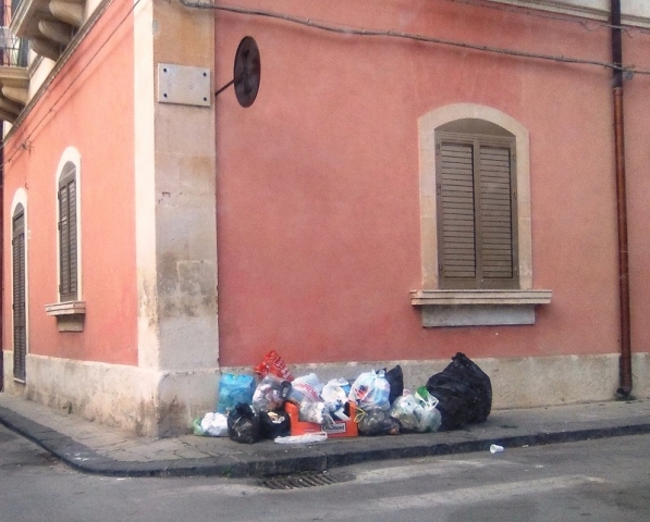 Siracusa, rifiuti: il Tar annulla l'aggiudicazione della gara ponte. Tekra: "Il servizio sarà garantito"
