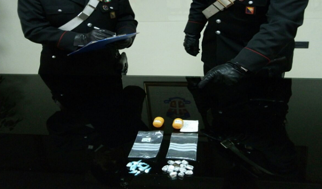 Siracusa, sorpreso a spacciare in piazza San Metodio: arrestato
