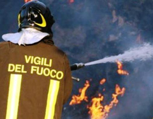 Siracusa, in fiamme una panineria di via Cassia: indagini