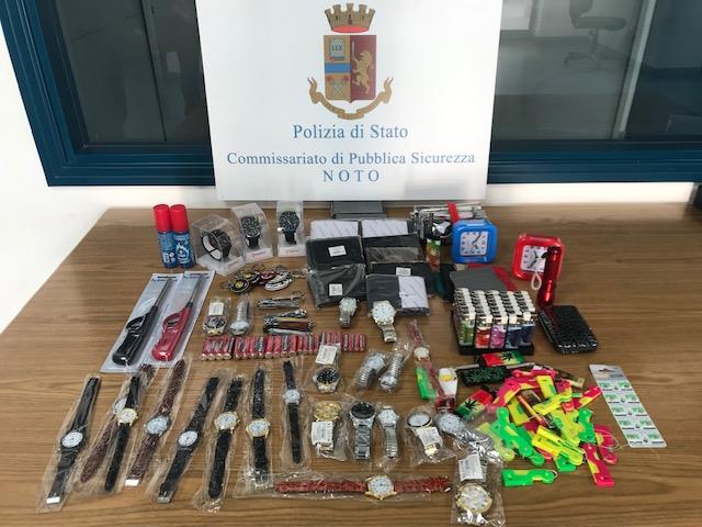 Noto, lotta all'abusivismo: sequestrati 200 oggetti in vendita