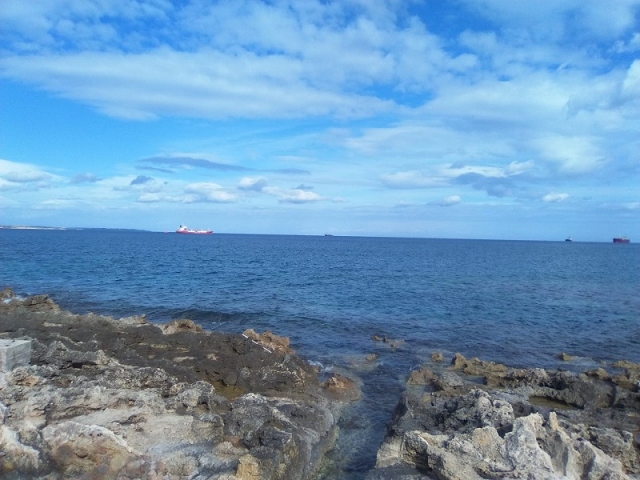 La Sea Watch alle 6.50 lascia Siracusa, in viaggio verso Catania. Tutto pronto per lo sbarco