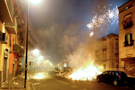 A Capodanno 658 interventi vigili fuoco: 171 nel solo Lazio