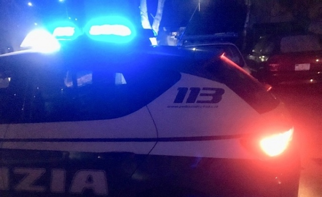 Siracusa, imbarcazione a fuoco si inabissa a Riva Forte Gallo