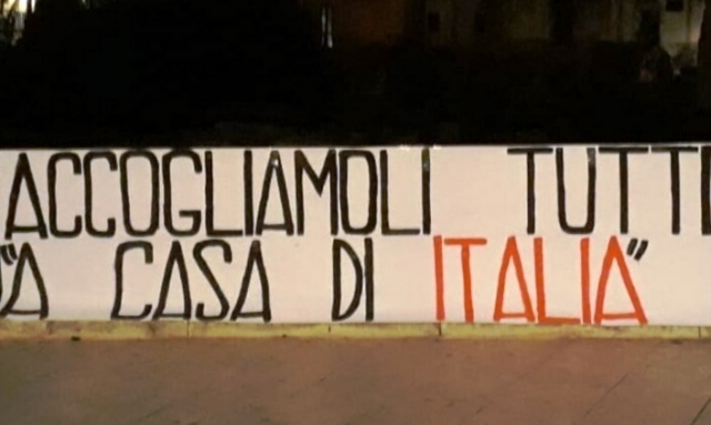 Sea Watch in acque siracusane, Casapound "Accogliamoli tutti a casa di Italia"