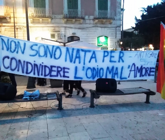 Siracusa, Sea Watch, Noi albergatori apre le porte ai migranti: vitto, alloggio e 47 contratti di lavoro stagionali