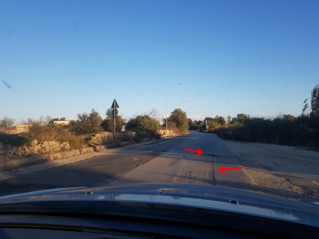 La strada provinciale Siracusa-Belvedere in stato di totale abbandono