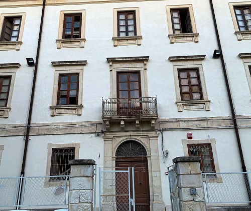 Siracusa, nel degrado al scuola di via di Villa Ortisi. LE FOTO