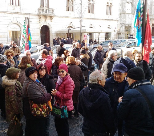 Siracusa, sit-in dipendenti ex Provincia: sindacati dal Prefetto