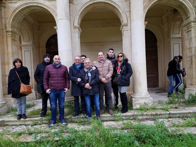 Siracusa, degrado e abbandono nella scuola di via di Villa Ortisi