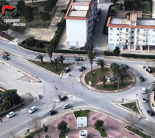 Siracusa, controlli su strada: nel mirino oltre 73 persone a bordo di 65 veicoli