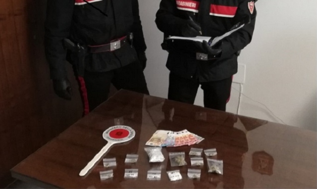 Siracusa, spaccio di droga in via Cannizzo: arrestato e rimesso in libertà