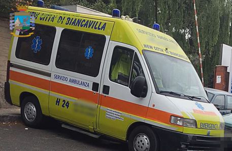 Nel Catanese, sequestrate 2 ambulanze irregolari