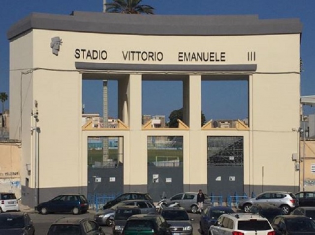 Siracusa, una targa all'ingresso dello stadio per Nicola De Simone