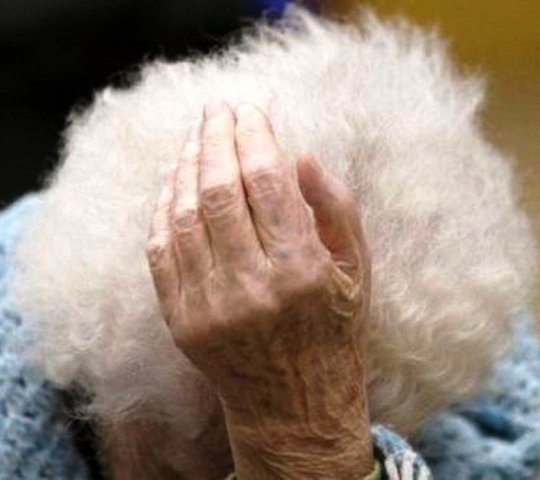 Villasmundo, lite in condominio: figlio aggredisce anziana madre