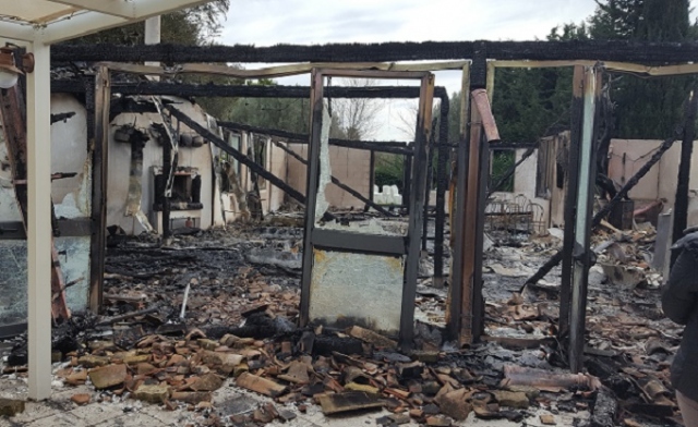 Siracusa, distrutto da un incendio il ristorante del resort "Valle di Mare"