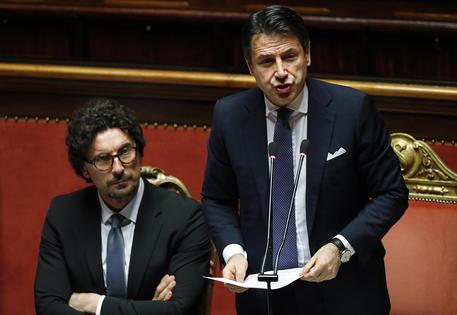 Conte: 'Non è necessaria nessuna manovra correttiva'