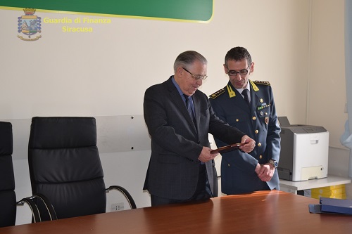 Siracusa, il prefetto Luigi Pizzi in visita al Comando della Guardia di Finanza