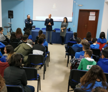 Noto, il Vice Questore Aggiunto Paolo Arena incontra gli studenti dell’Istituto G Melodia