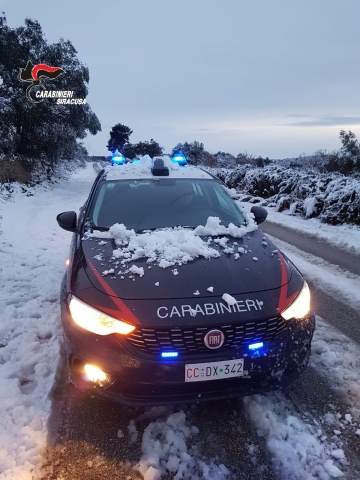 Fine settimana di paura tra vento e neve nella provincia di Siracusa, tante richieste d'aiuto ai Carabinieri
